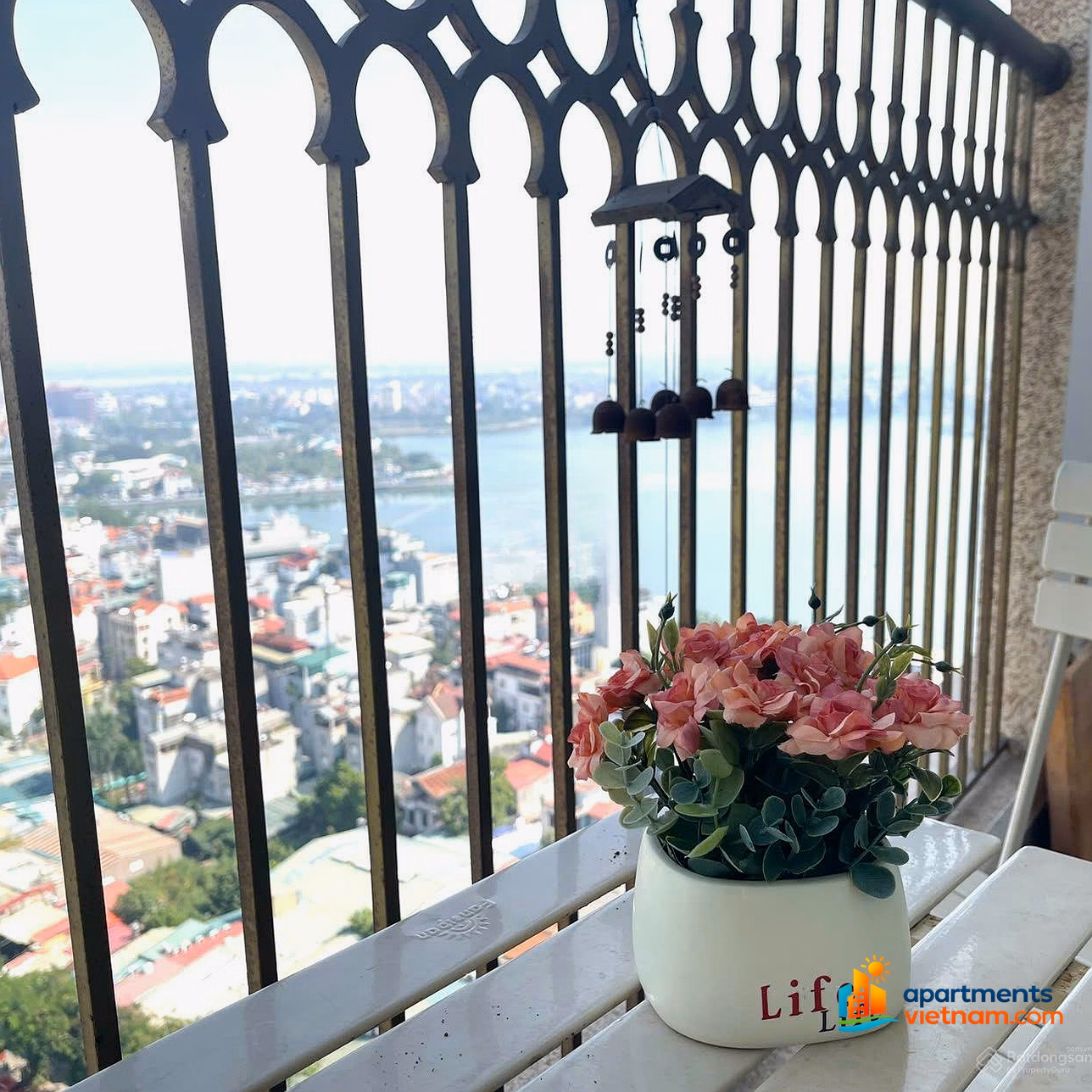 STUDIO D'El Dorado for rent, super good price 10 million VND, lake view at 659A Lac Long Quan