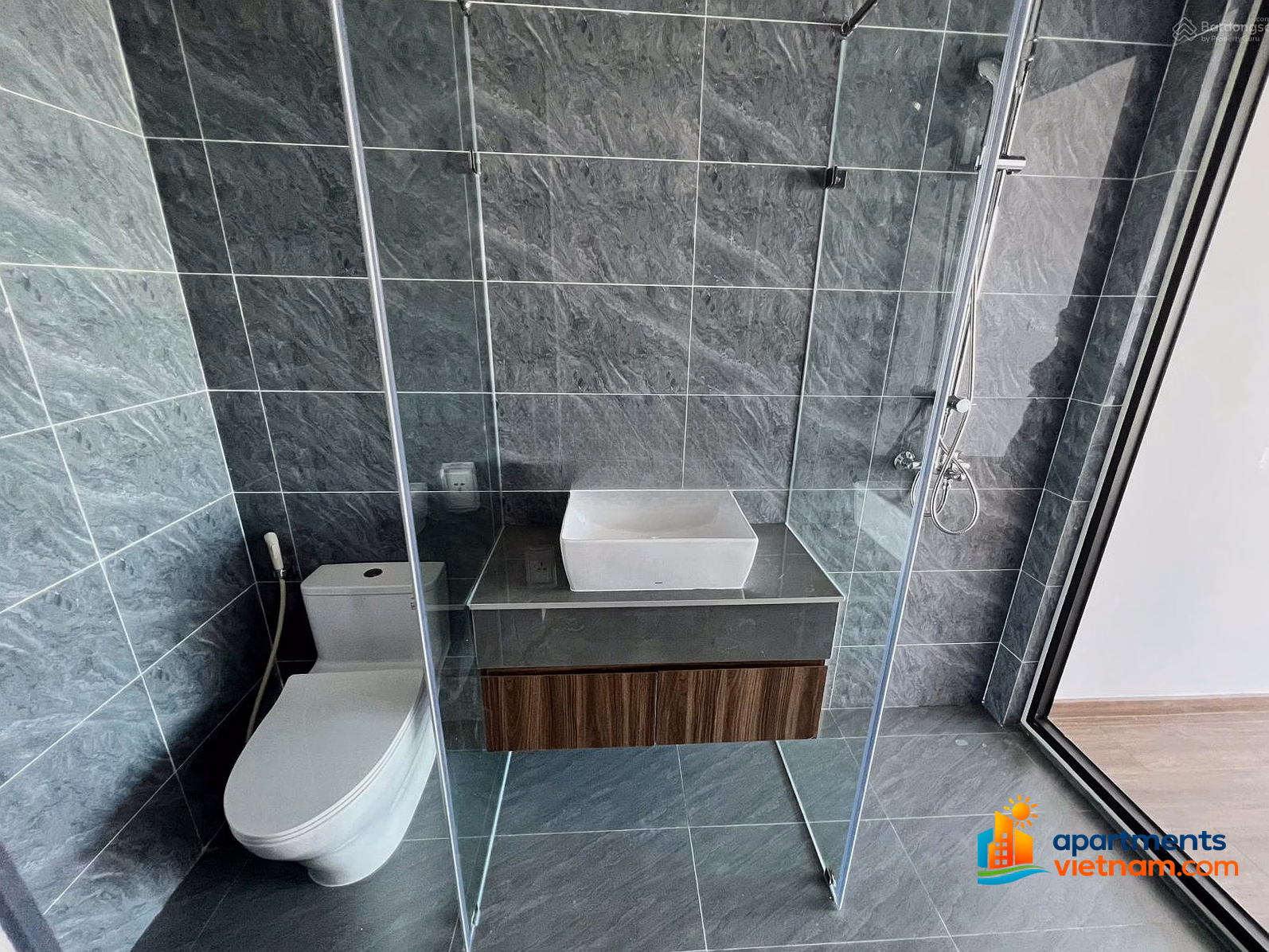 Vista 2 bedroom apartment for rent right in the center of Da Nang - 5 minutes from Dragon Bridge