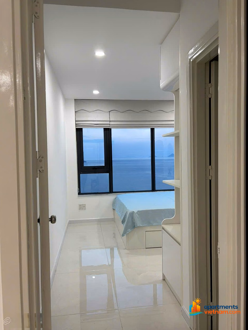 Dinh Van is the owner - 100% new beach front apartment in Muong Thanh Vien Trieu. Immediately sign the 20 million lease contract