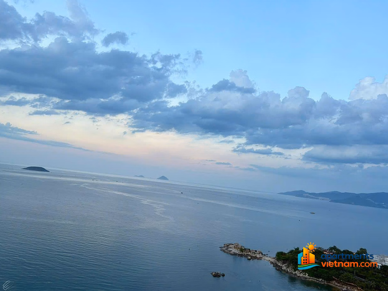 Dinh Van is the owner - 100% new beach front apartment in Muong Thanh Vien Trieu. Immediately sign the 20 million lease contract