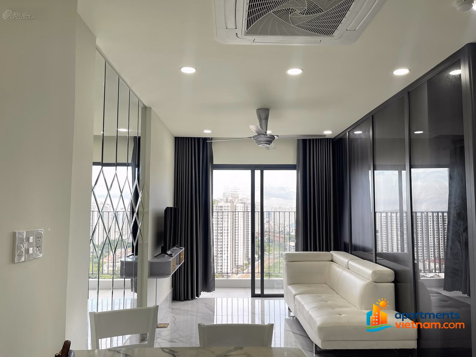 Specializing in Lavida Plus apartment District 7: 2 bedrooms 2 bedrooms 80m², fully furnished - Contact Le Phung