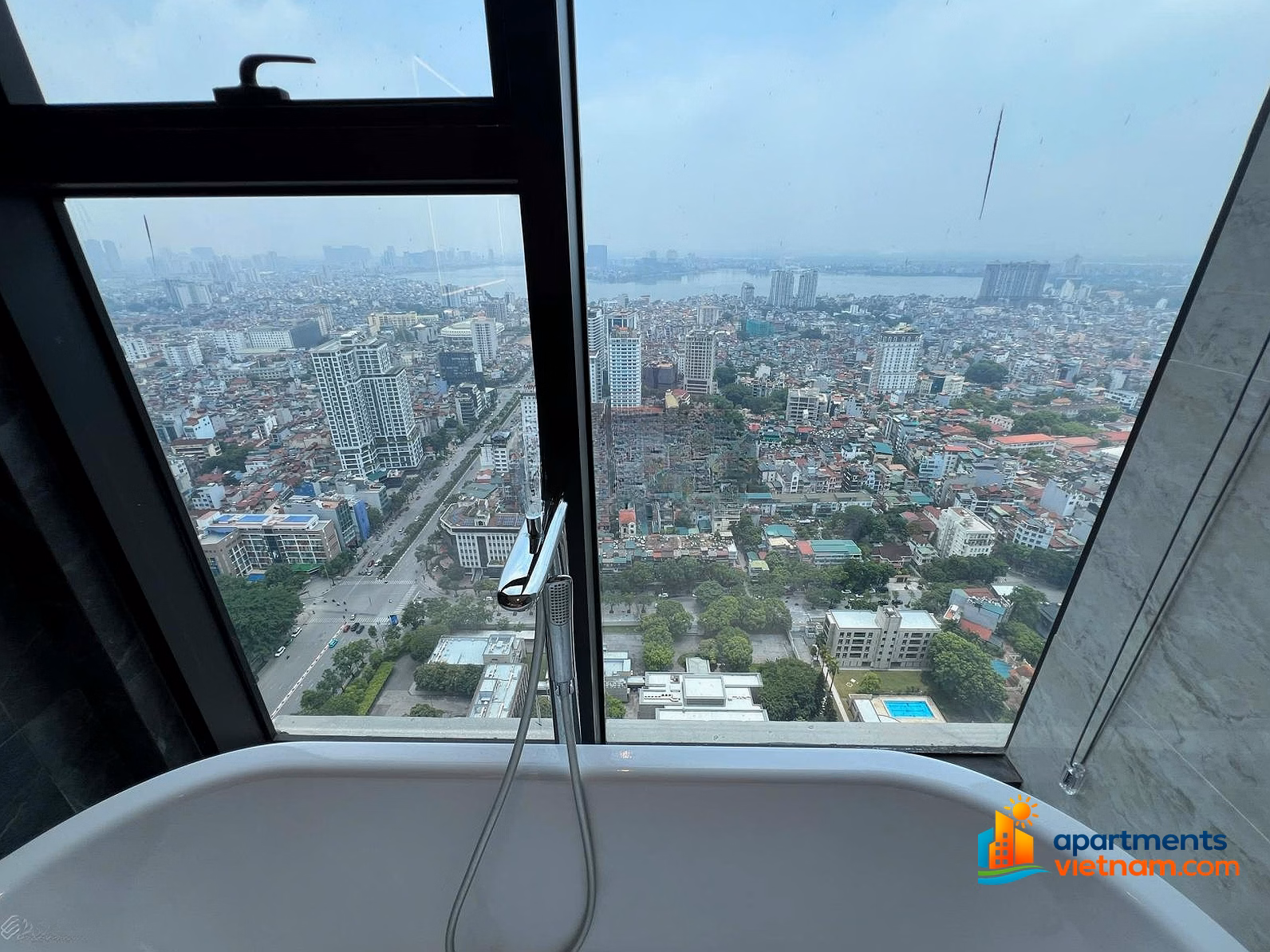 Luxury apartment for Vietnamese, Japanese, Korean and European VIPs to rent in Metropolis 300m2