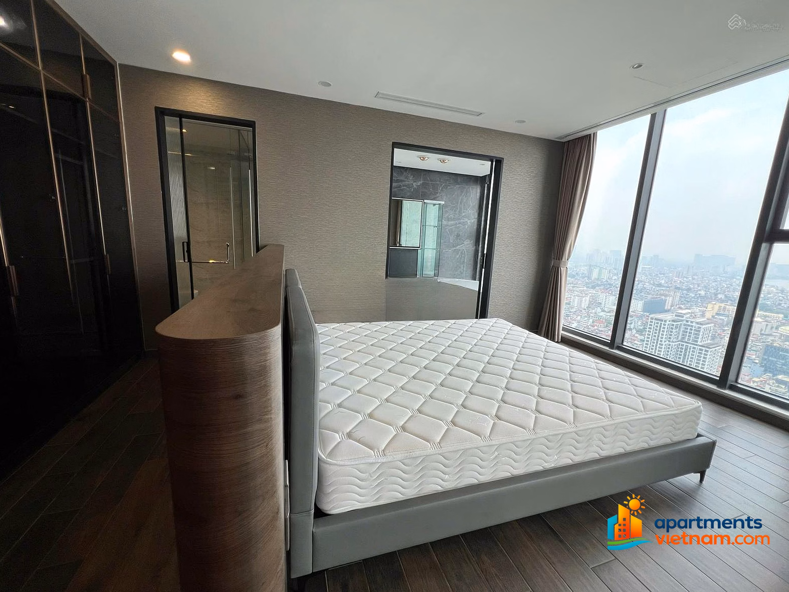 Luxury apartment for Vietnamese, Japanese, Korean and European VIPs to rent in Metropolis 300m2