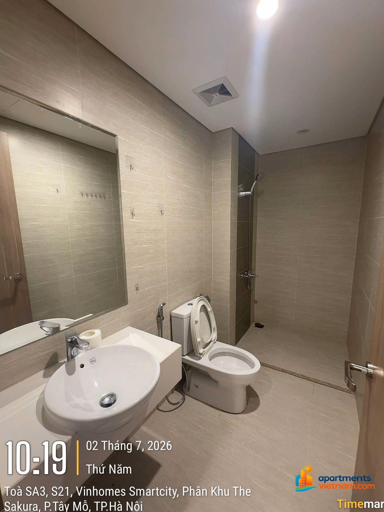 Come into the original 2 bedroom 2 bathroom apartment in SA building for 10 million, to see the house***