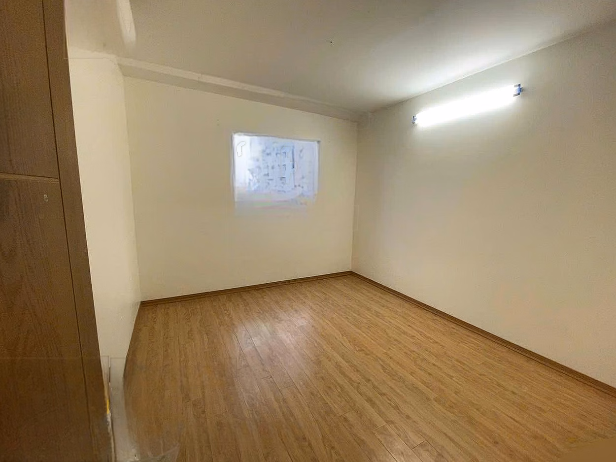 Golden West apartment for rent at No. 2 Le Van Thiem 96m2 3N basic furniture 14 million/month 0987 522 ***