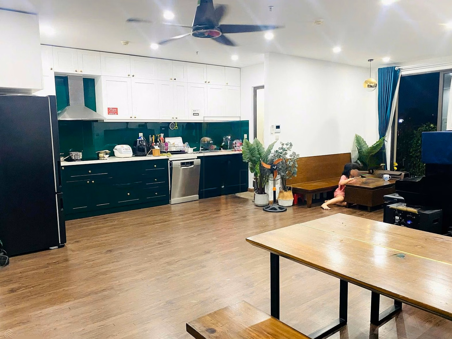 Owner for rent in Ha Do Centrosa, 3/2 Street, 3 bedroom apartment with full wooden furniture - price only 29.9 million - View outside the area