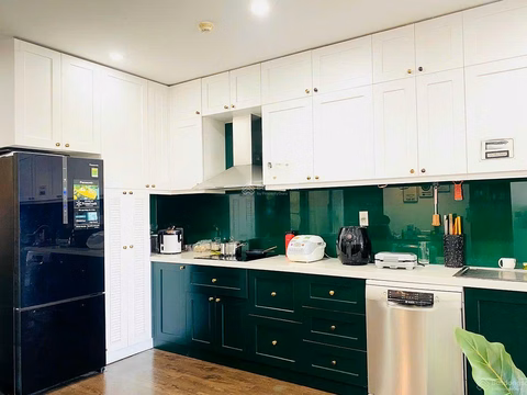 Owner for rent in Ha Do Centrosa, 3/2 Street, 3 bedroom apartment with full wooden furniture - price only 29.9 million - View outside the area
