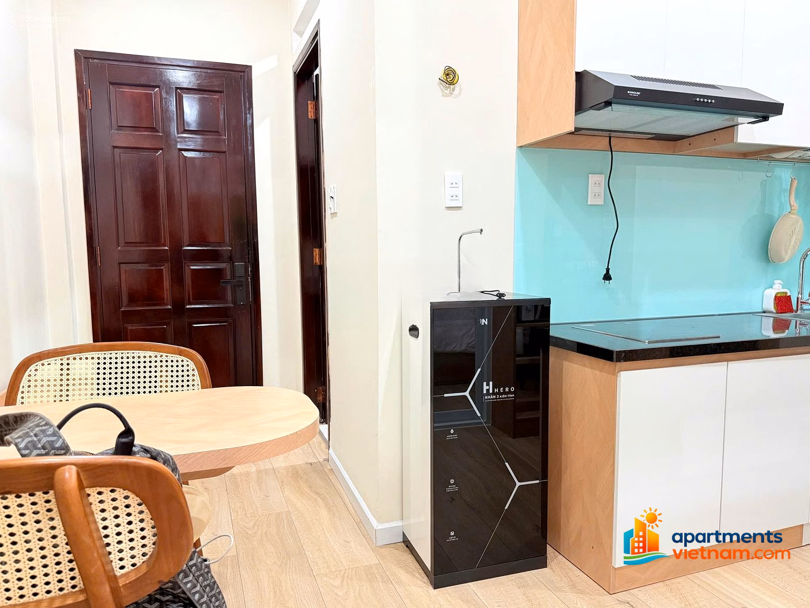 Opening of 100% new serviced apartment, fully furnished, near Le Van Tam park, Turtle Lake, Tan Dinh market