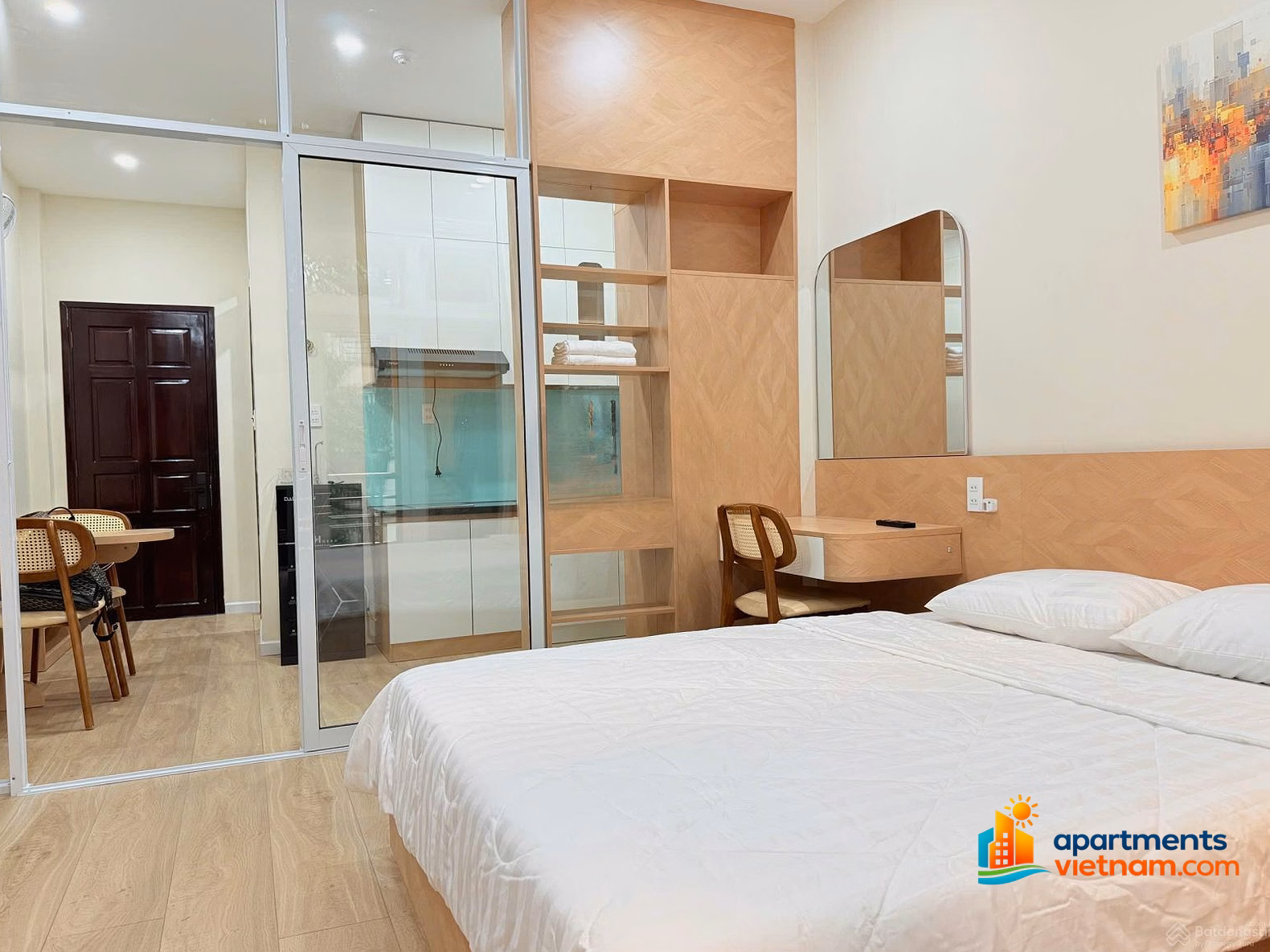 Opening of 100% new serviced apartment, fully furnished, near Le Van Tam park, Turtle Lake, Tan Dinh market