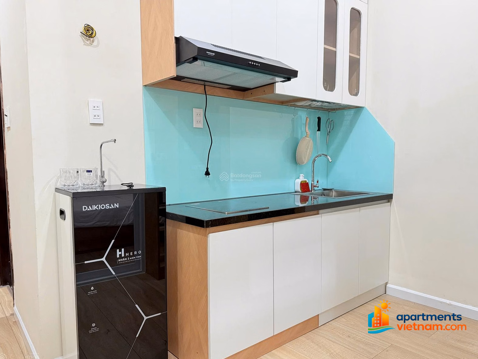 Opening of 100% new serviced apartment, fully furnished, near Le Van Tam park, Turtle Lake, Tan Dinh market