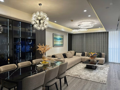 Super cheap price for rent CC Indochina Plaza Hanoi 211m2, 4 bedrooms, 3 bathrooms, beautiful view with fully furnished car slot
