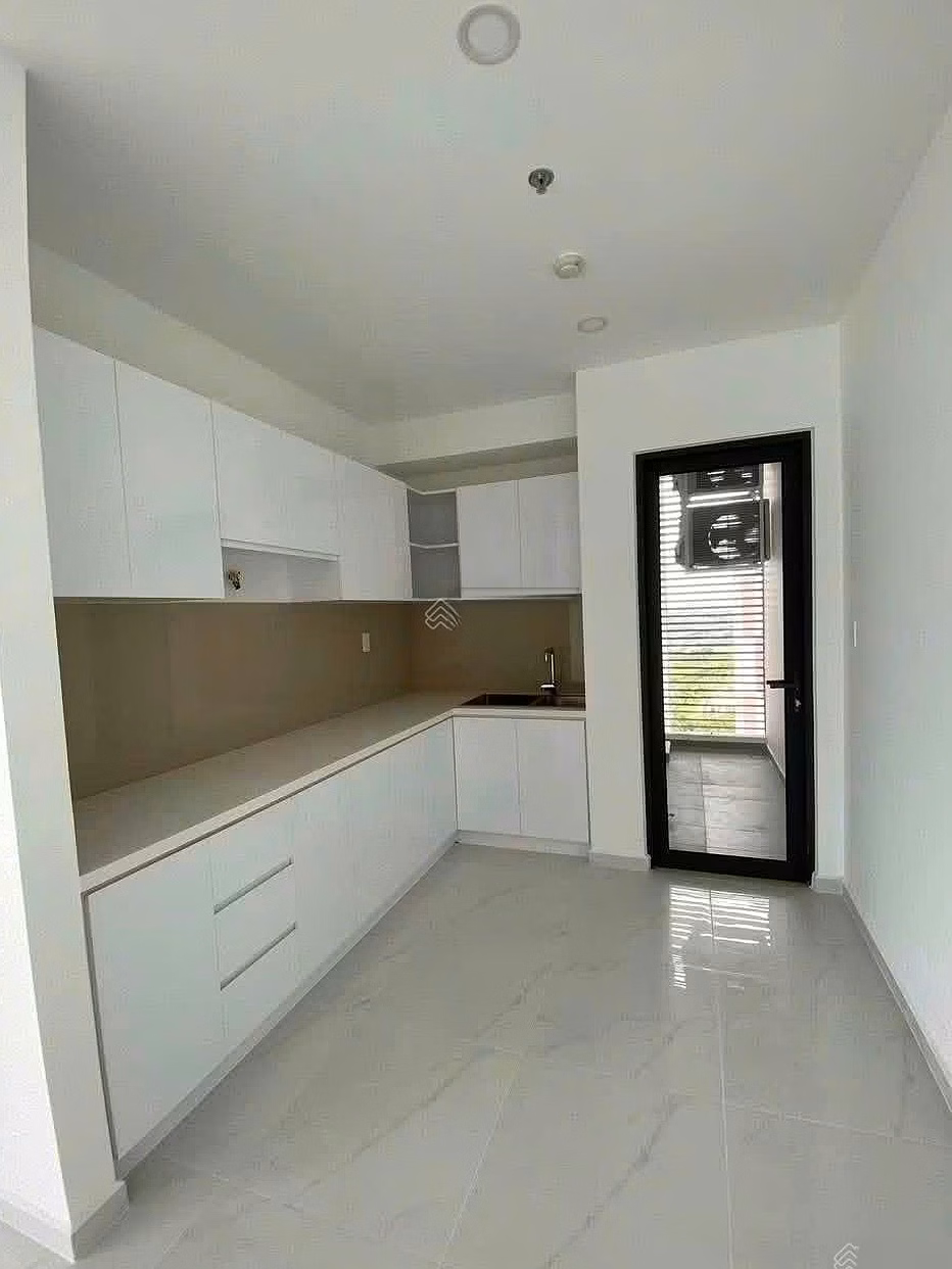 Selling very urgently - 6 billion/2 bedroom Victoria Village frontage on Truong Van Bang, VCB financed loan
