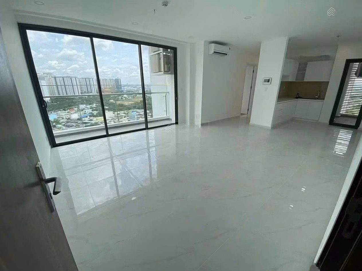 Selling very urgently - 6 billion/2 bedroom Victoria Village frontage on Truong Van Bang, VCB financed loan