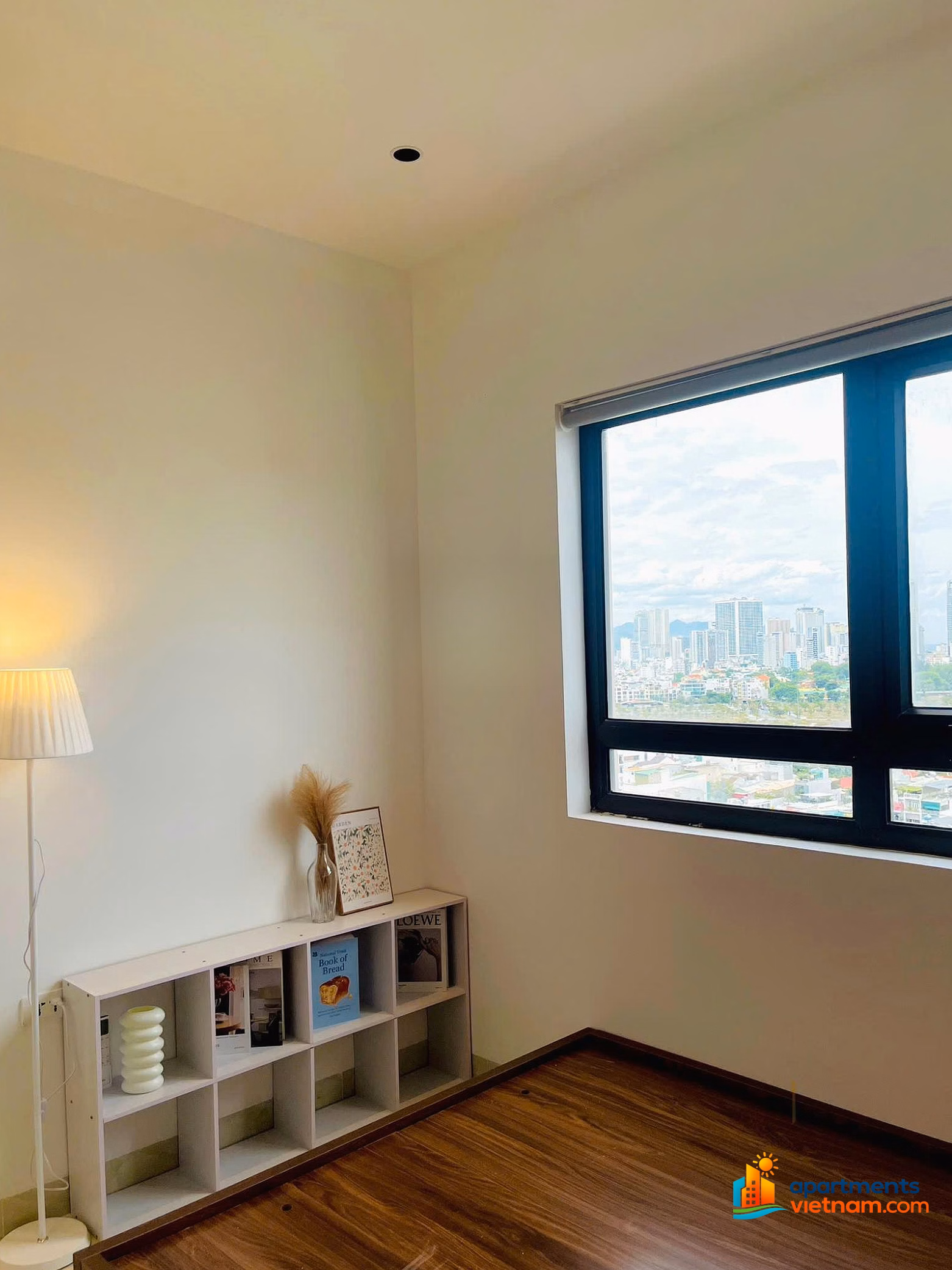 Selling 2 bedroom apartment SSH09 Ha Quang 45m fully furnished for only 1,990 billion