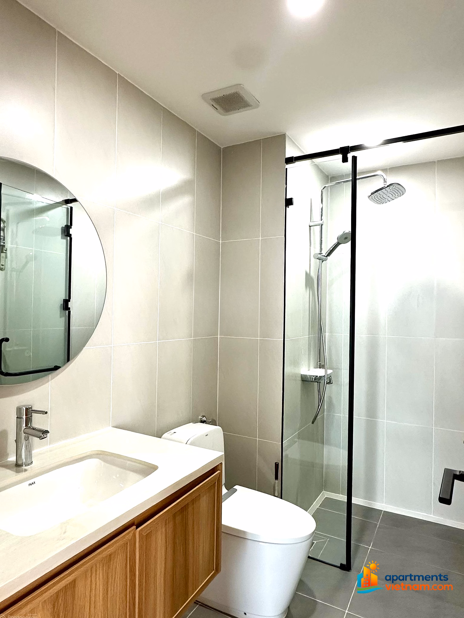 2 bedroom apartment for rent with river view on the 17th floor Panoma1, full of beautiful new furniture