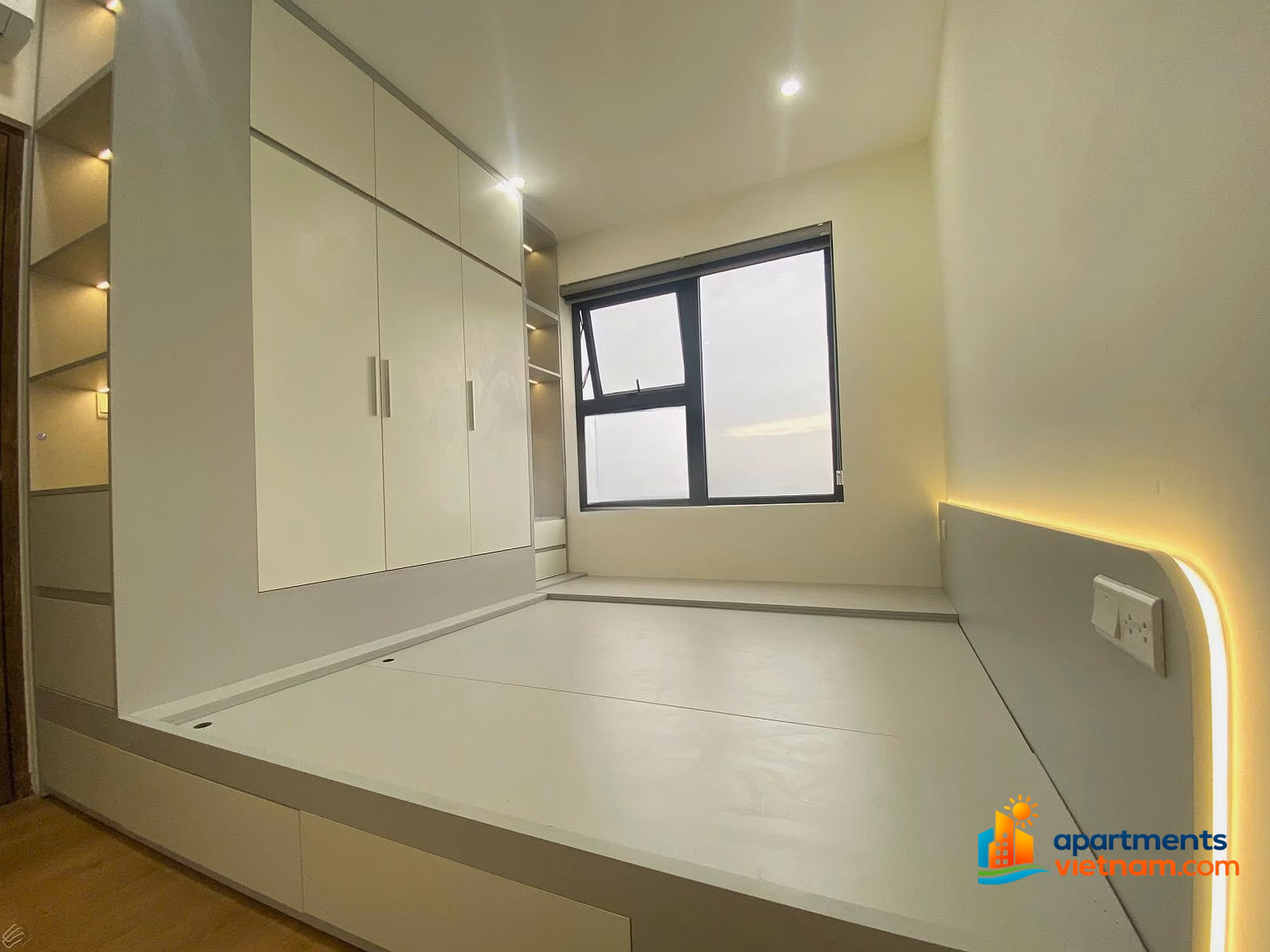 Owner sells Ori Garden apartment, lifetime sea view, 3 bedrooms, 70m2. Extremely beautiful corner apartment in the project