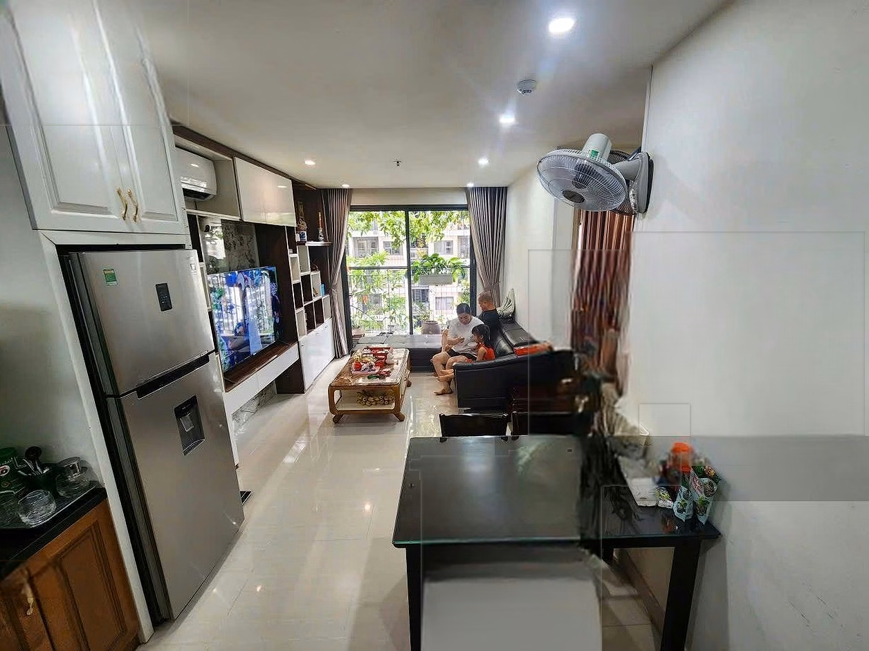 Need to sell urgently 2 bedroom 1 bathroom apartment, area 55m², fully furnished, just bring your suitcase to move in