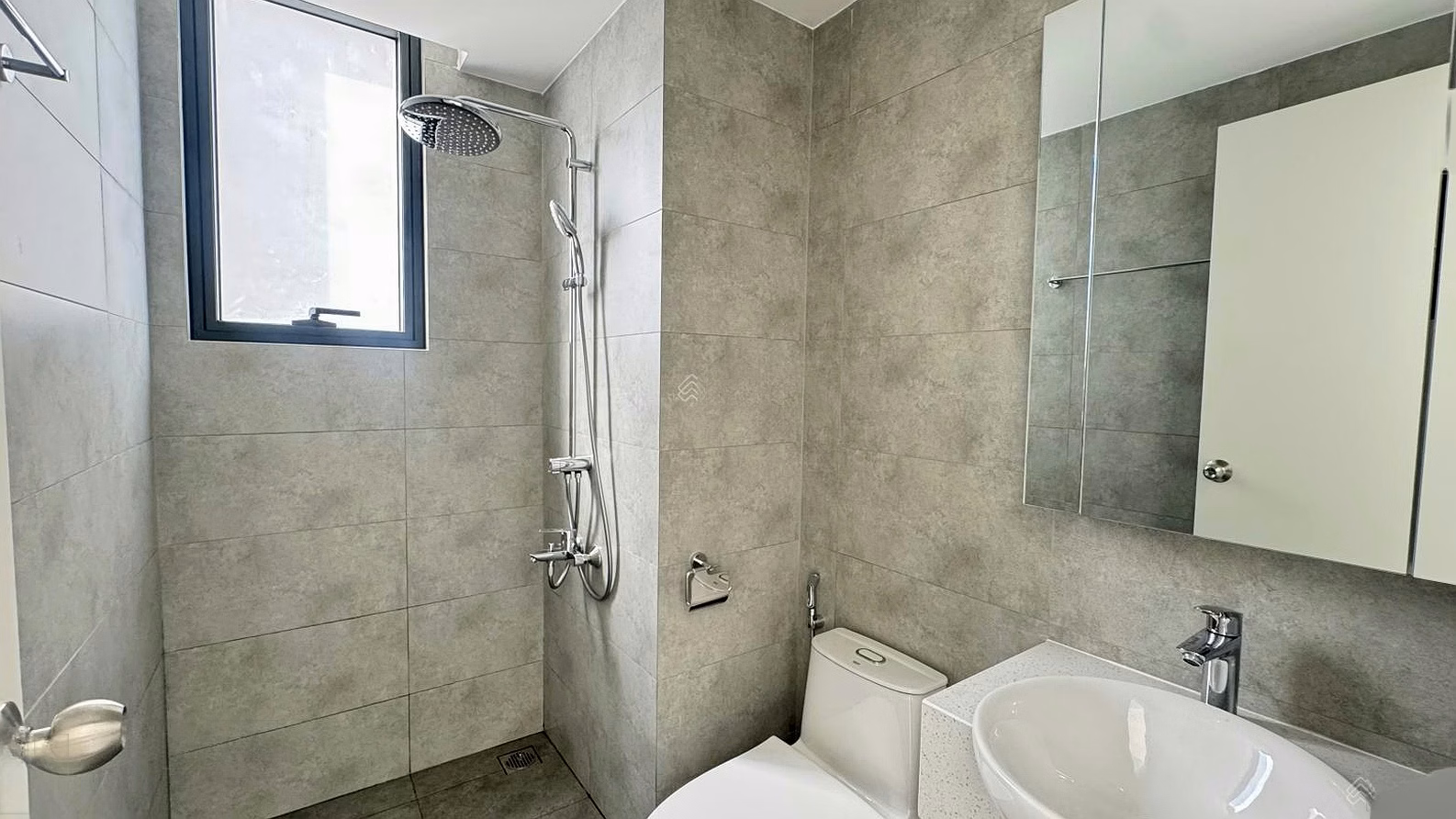 Full shopping cart for rent [2 bedrooms, 1 bathroom-12 million] [2 bedrooms, 2 bathrooms-13 million] [3 bedrooms, 2 bathrooms-20 million] multiple floors, many views, easy to see the house