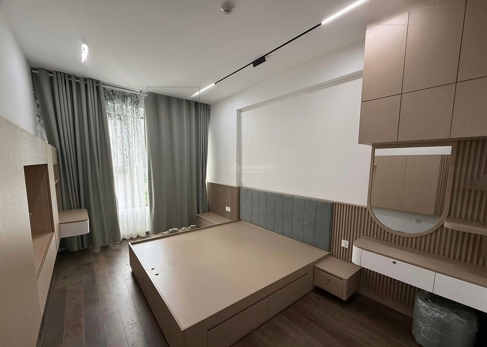 Selling apartment with many amenities at Panorama 2, Mizuki Park, 5.75 billion, usable area 80.2 m2, full luxury furniture