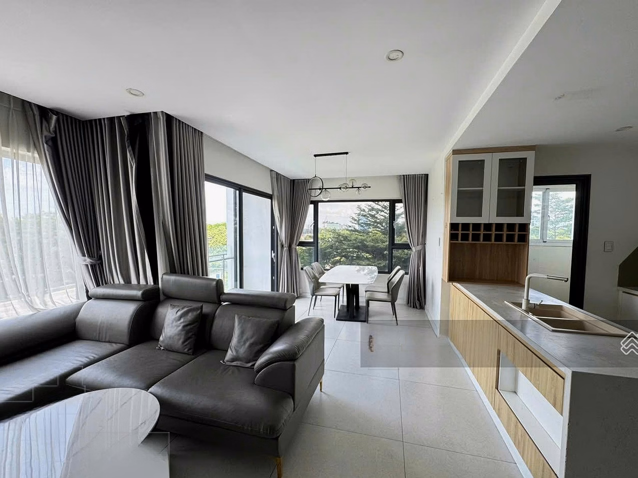 Em Dat New City specializes in finding good price apartments: 1 bedroom from 5 billion 2 bedrooms from 6.2 billion 3 bedrooms from 7.9 billion