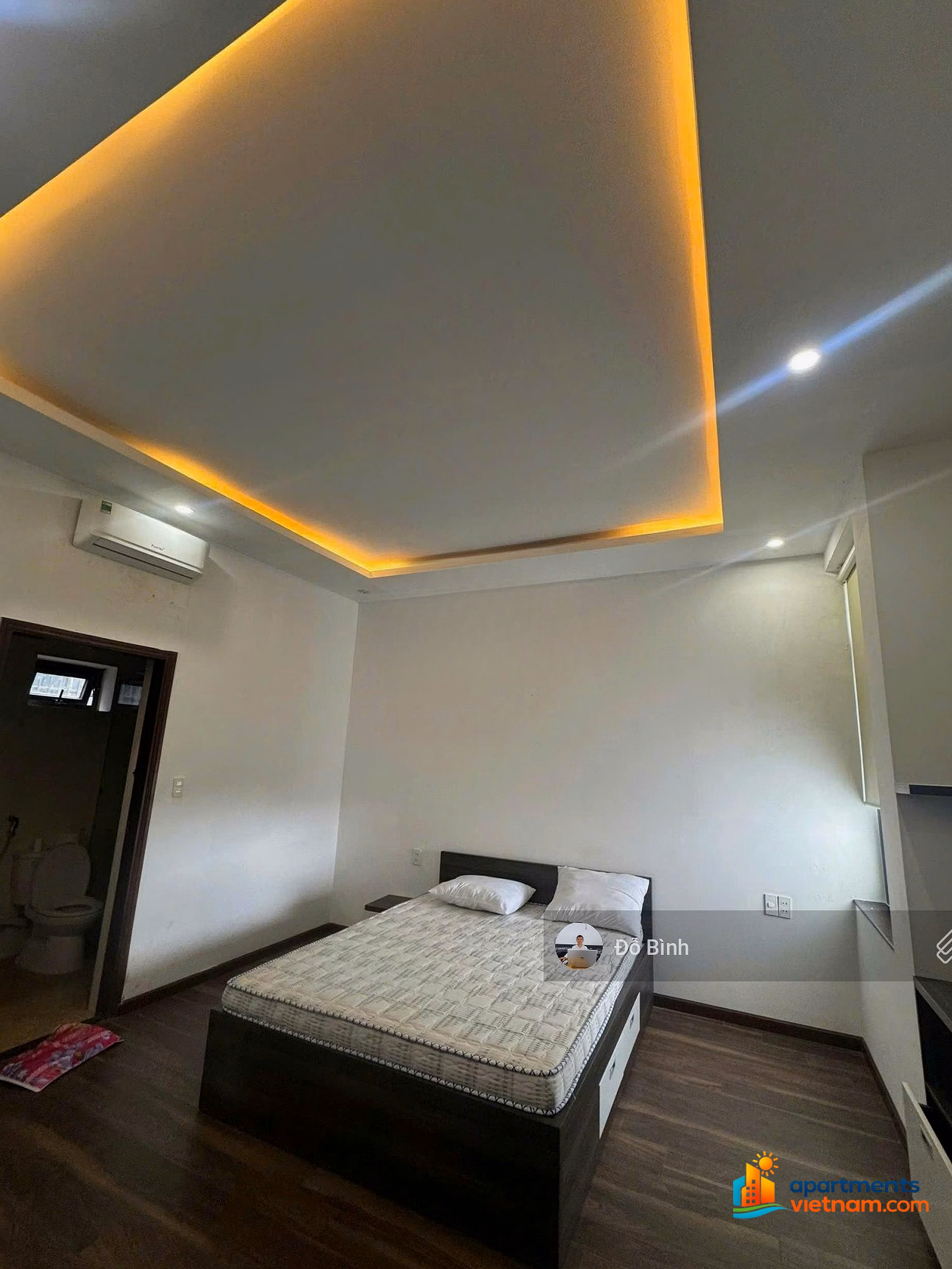 3-storey villa for rent: Khuc Thua Du - 8 rooms - 5 bathrooms - car yard