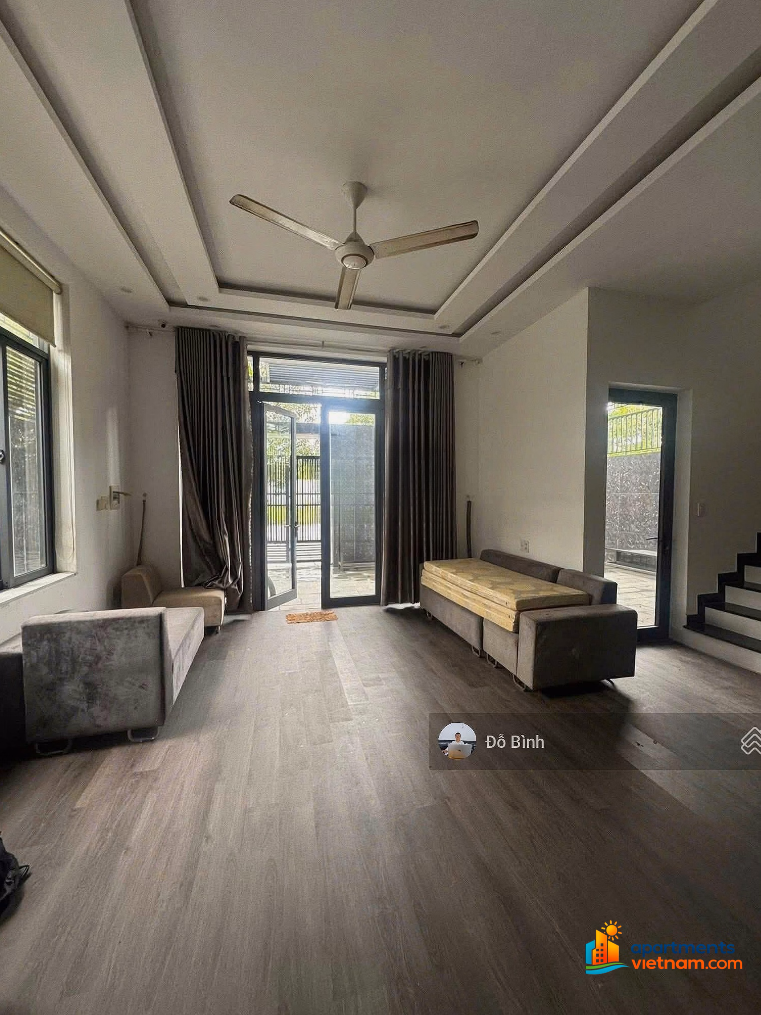 3-storey villa for rent: Khuc Thua Du - 8 rooms - 5 bathrooms - car yard