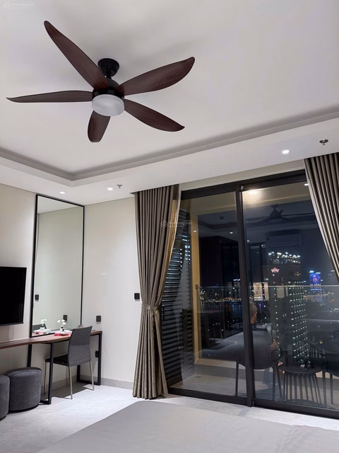 Studio Panoma for rent on 1st floor, 20th floor, view of Han River, city & fireworks