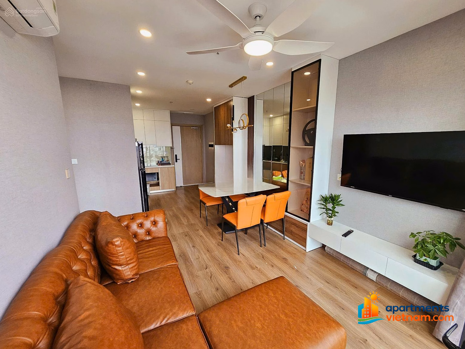 Apartment for sale (Cut loss 500 million): Studio-2 billion 1 bedroom + 3 billion, 2 bedroom 3.6 billion, 3 bedroom-5.2 billion Vinhomes Smart City urban area