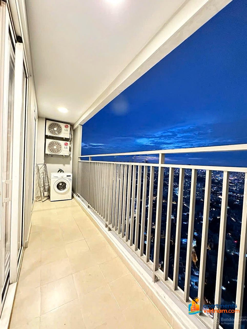 Specializing in long-term and short-term Sunrise City View luxury apartments for rent in District 7. E Mr Hung 0909 399 ***