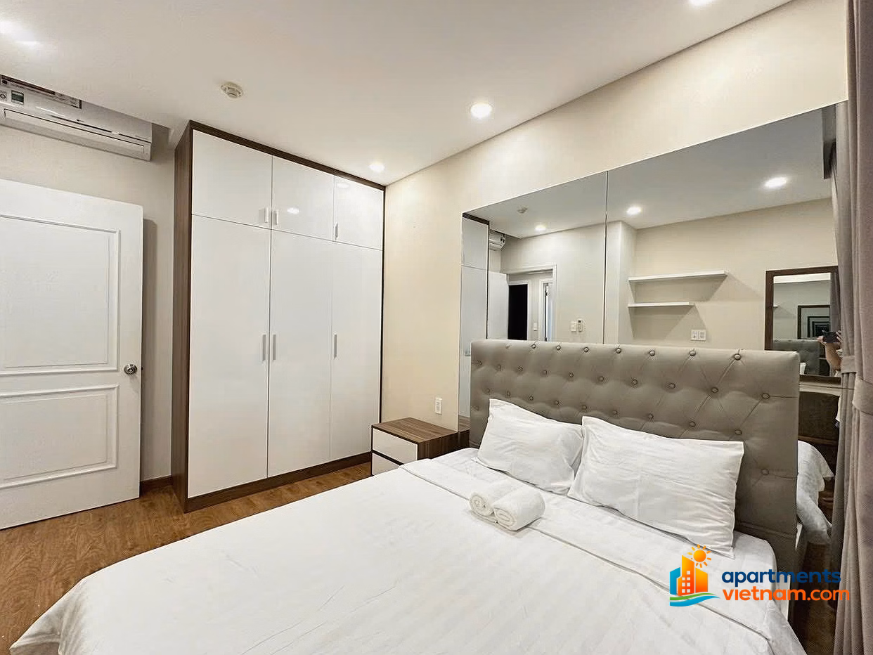 Specializing in long-term and short-term Sunrise City View luxury apartments for rent in District 7. E Mr Hung 0909 399 ***