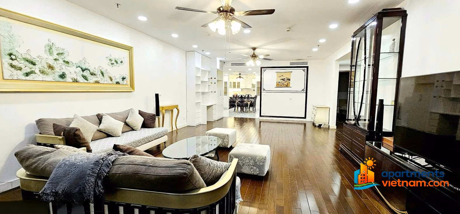 Lancaster apartment for rent at 20 Nui Truc, 182m2, 3 bedrooms, corner apartment, view of Giang Vo lake, fully furnished, price 38 million