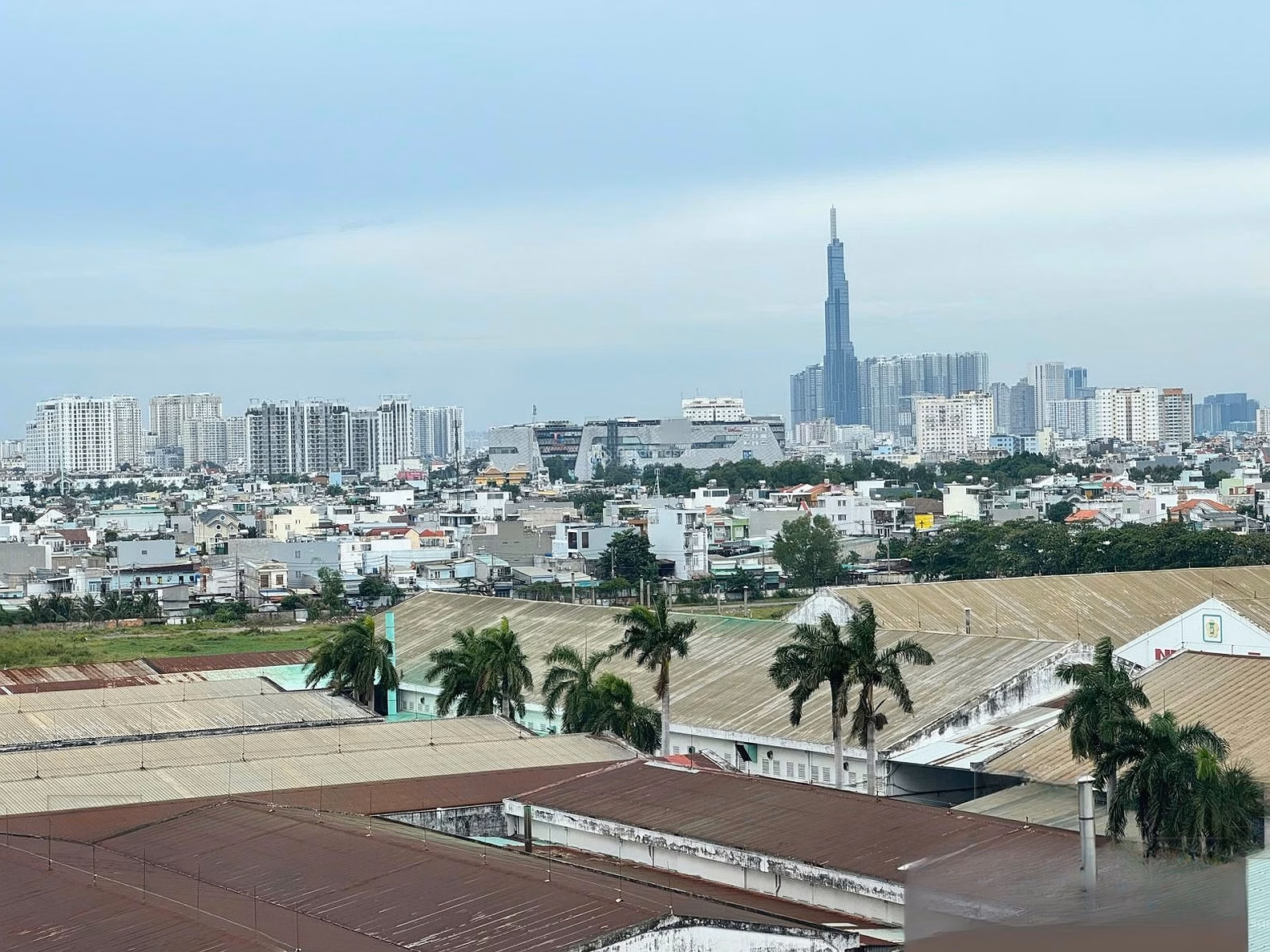 Hot for rent 3 bedrooms fully furnished 20 million view Landmark 81 just bring your suitcase to move in