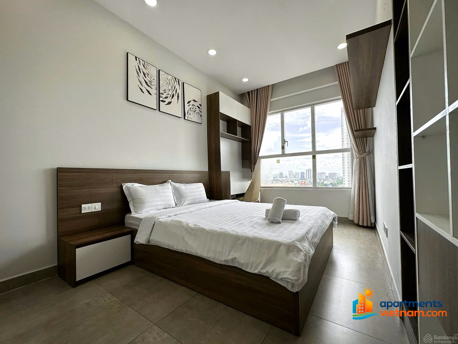 Real picture, real price: 26 million, 100m2, 3 bedrooms, 2 bathrooms, full. Sunrise City View apartment for rent, District 7