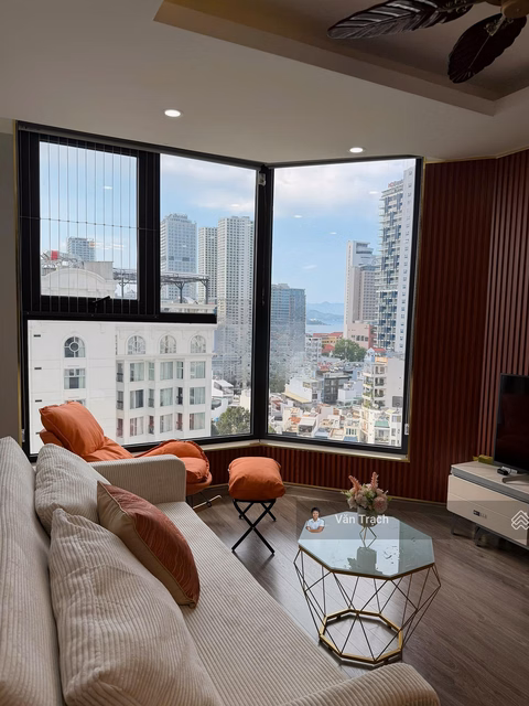 New fully furnished apartment for rent at HUD Building Nha Trang, 300m from the beach, move in immediately