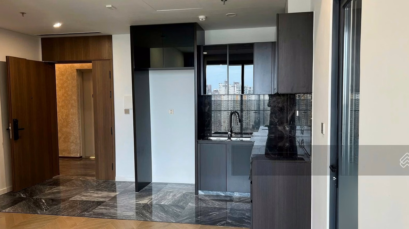 Quick sale of 2 bedroom apartment Lumiere Riverside, Thao Dien for only 10.8 billion*** Binh An