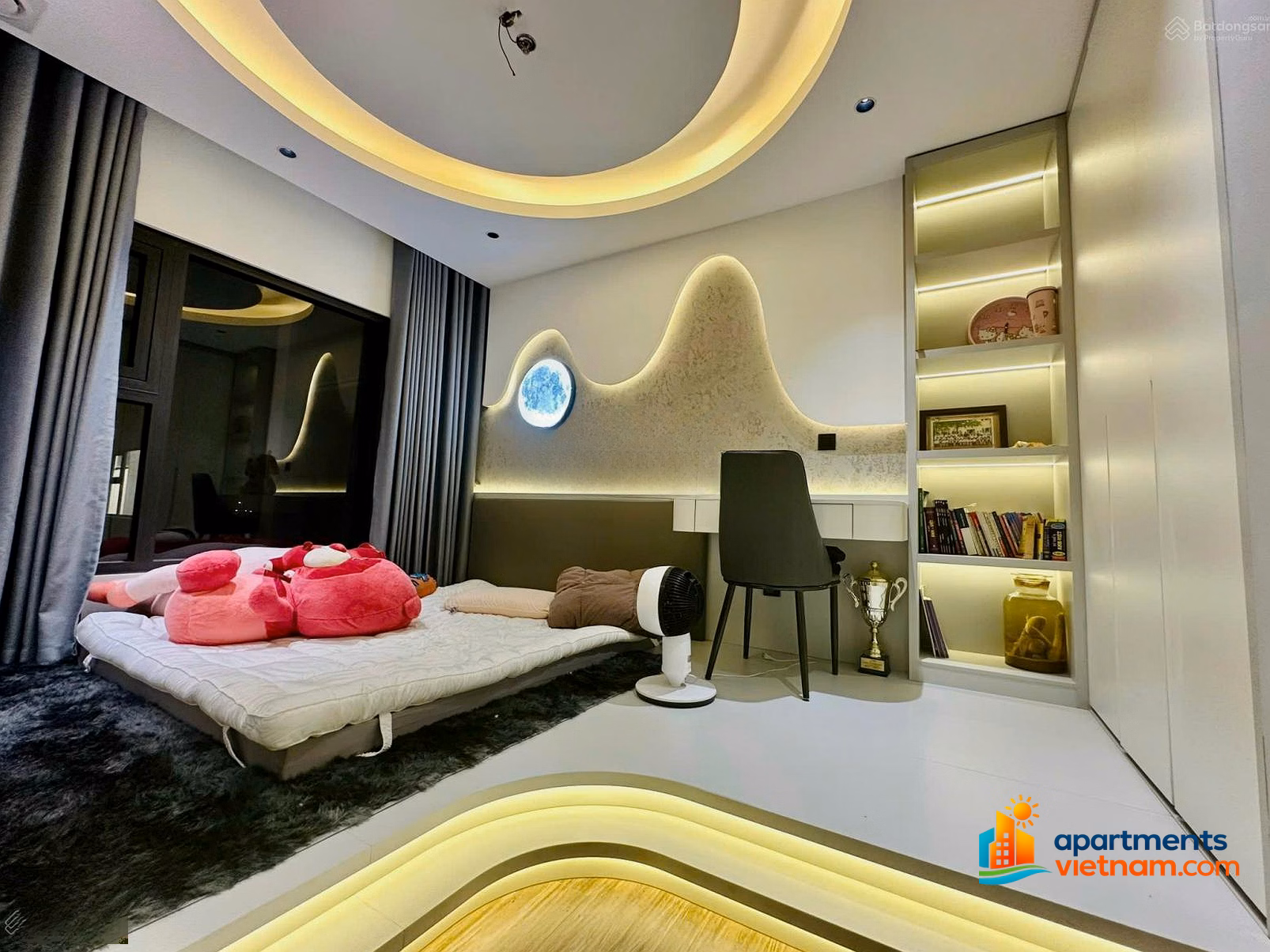 Owner sells 2 apartments with investment price: Studio 33.8m 2.21 billion 1Bedroom+ 43m 2.73 billion VHSmart City luxury subdivision