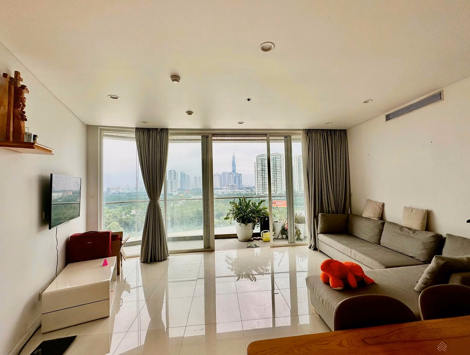 Sala urban area apartment for rent, super good price. Real home, real work. Beautifully furnished, move in immediately