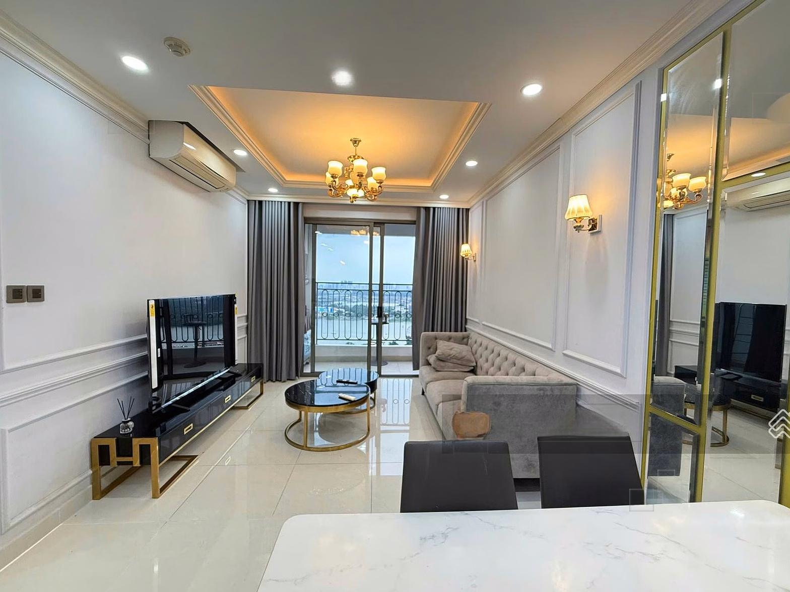 Rent Saigon Royal 2 bedroom 88m2 balcony with river view, Mong Bridge close to Ben Van Don District 4 close to District 1 Contact 077594600