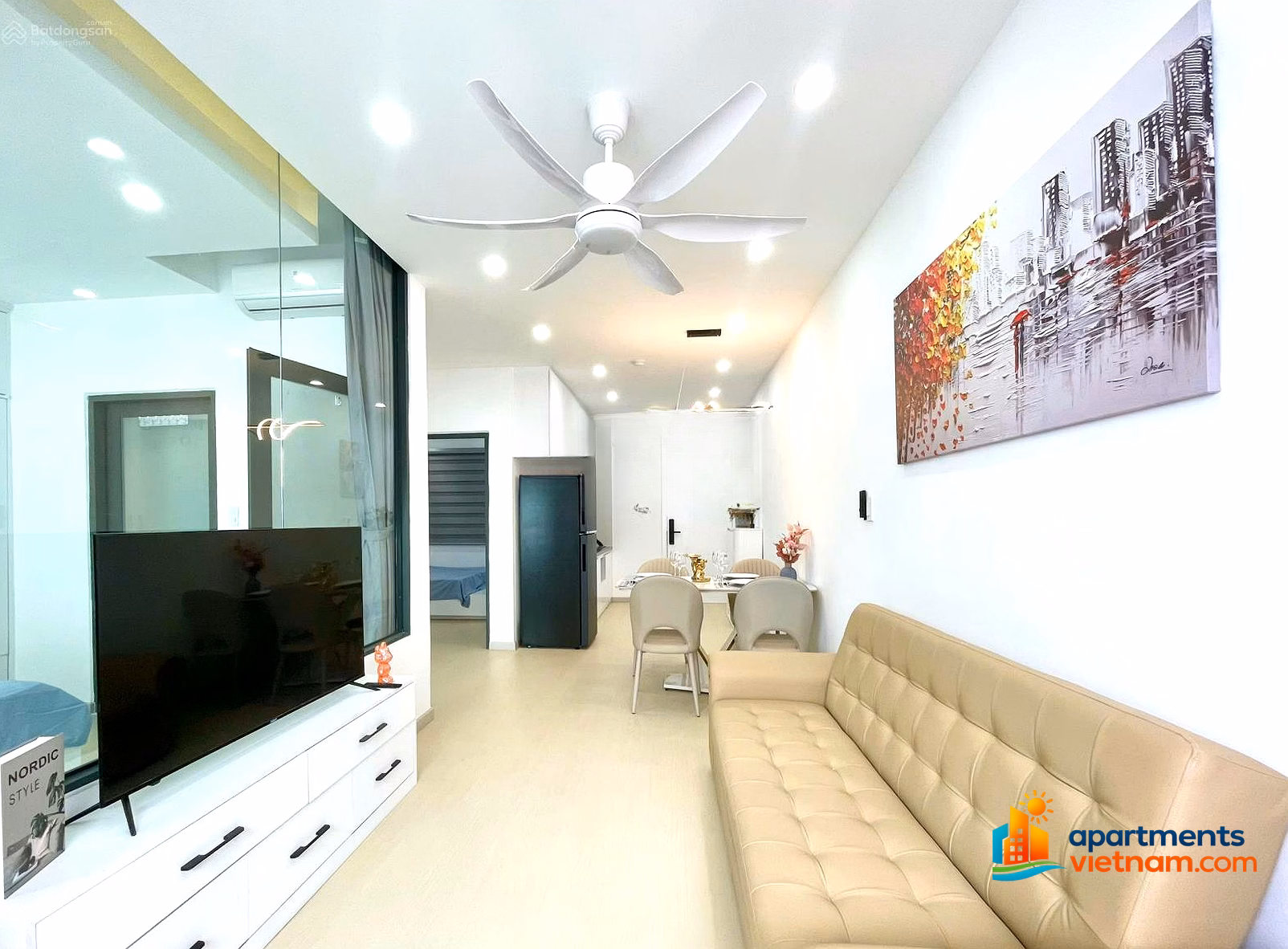 Selling beautiful apartment 3928, 39th floor, open view - 59m² 2 bedrooms - Price: 3.3 billion
