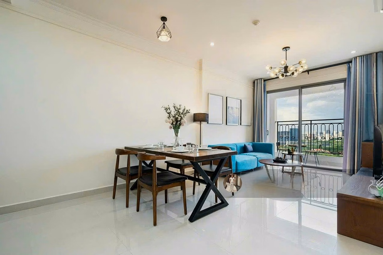 Rent Saigon Royal 2 bedroom 88m2 balcony with river view, Mong Bridge close to Ben Van Don District 4 close to District 1