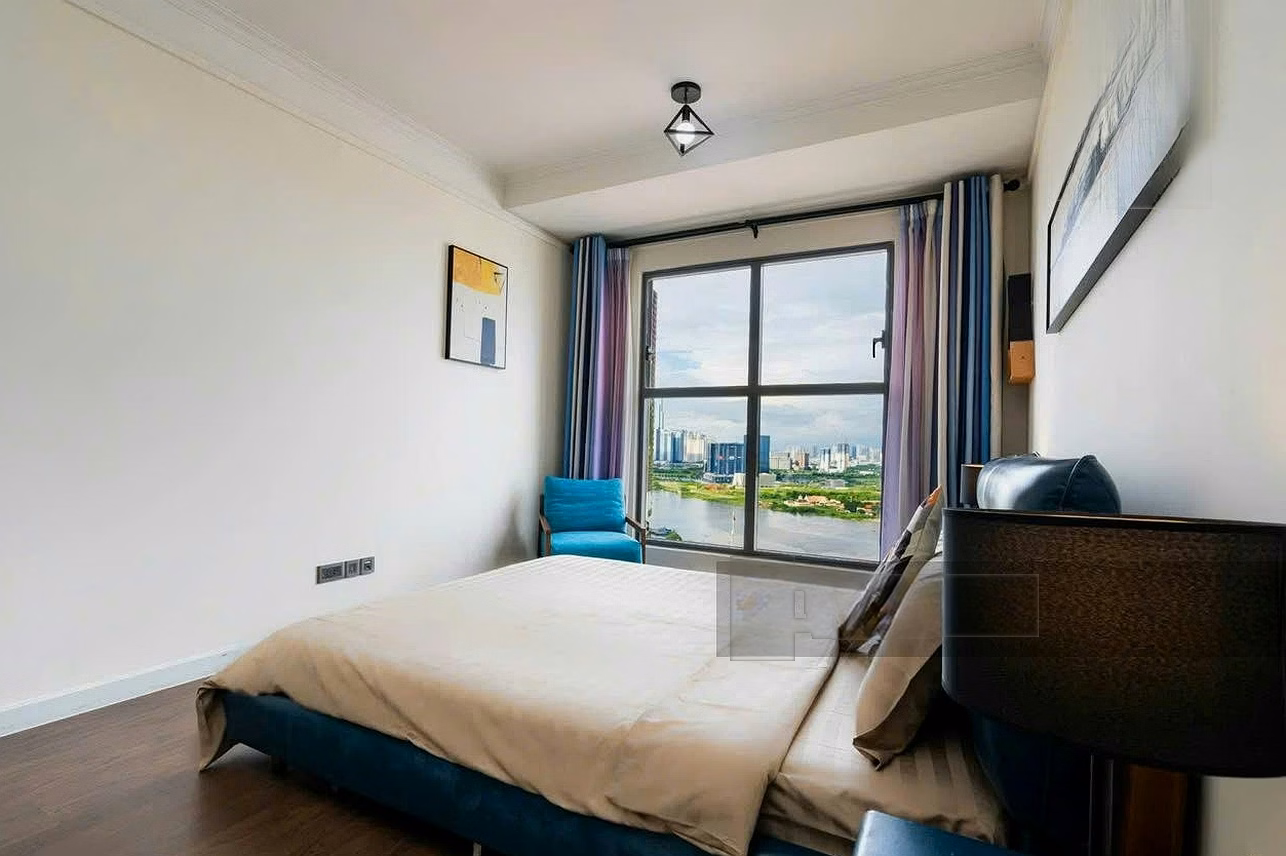 Rent Saigon Royal 2 bedroom 88m2 balcony with river view, Mong Bridge close to Ben Van Don District 4 close to District 1