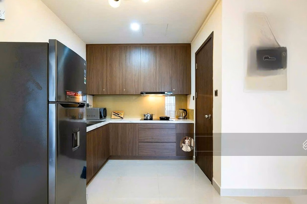 Rent Saigon Royal 2 bedroom 88m2 balcony with river view, Mong Bridge close to Ben Van Don District 4 close to District 1