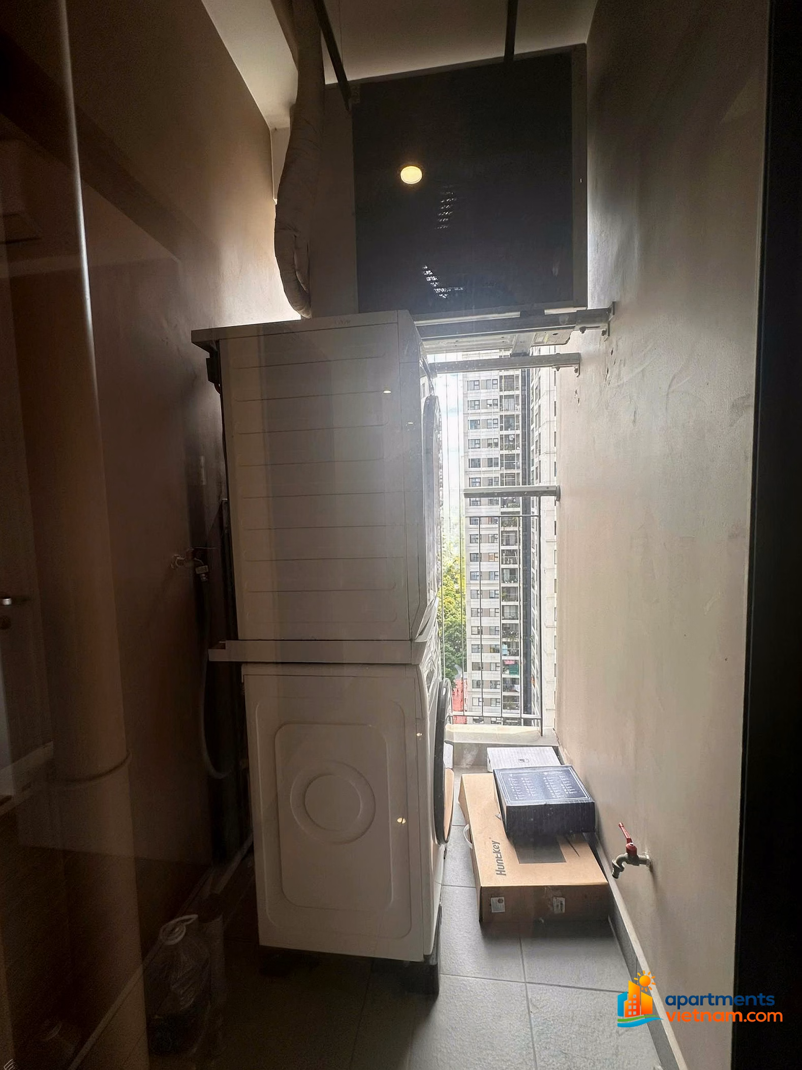 3 bedrooms fully furnished for rent, 12 million, balcony Southeast of building S1.01 - immediately available