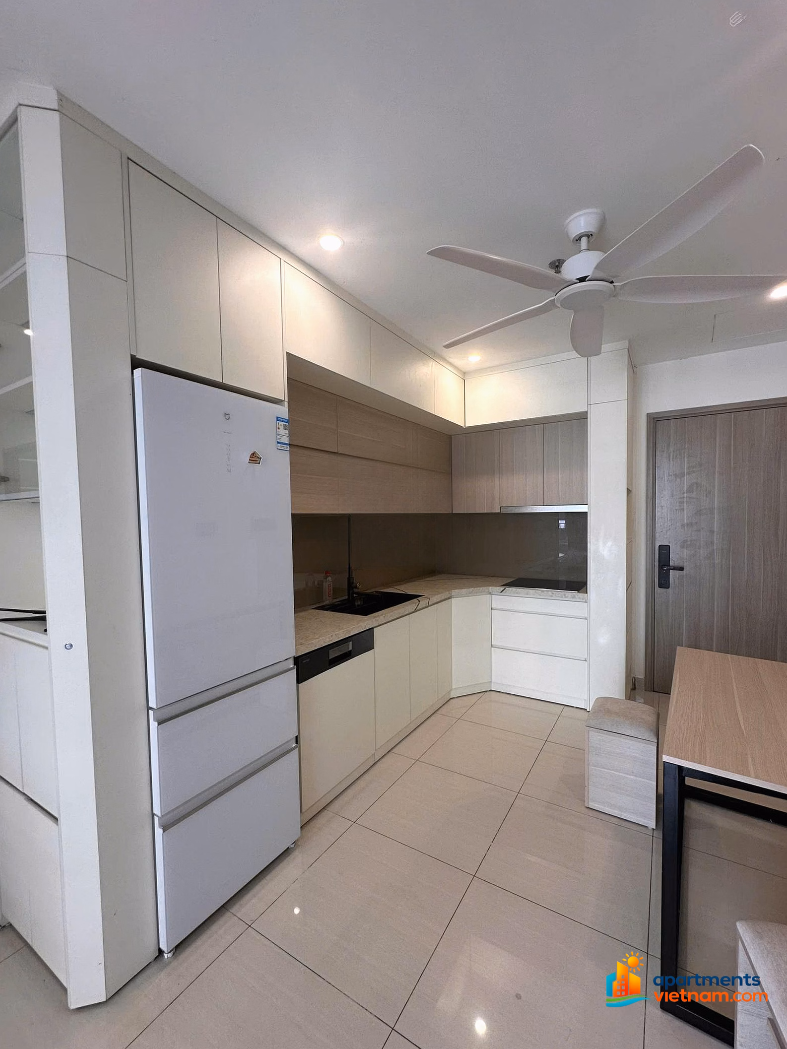 3 bedrooms fully furnished for rent, 12 million, balcony Southeast of building S1.01 - immediately available