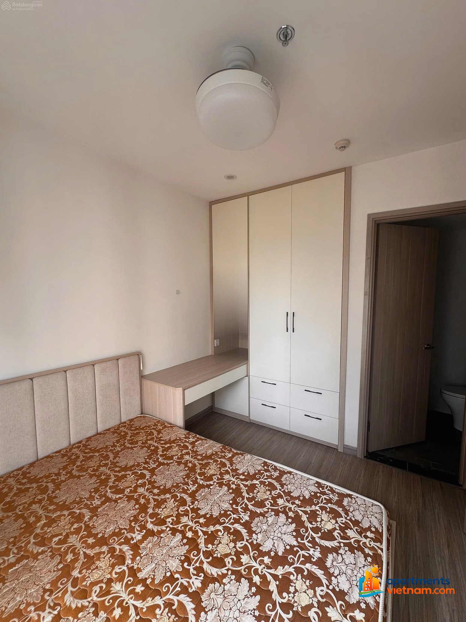 3 bedrooms fully furnished for rent, 12 million, balcony Southeast of building S1.01 - immediately available