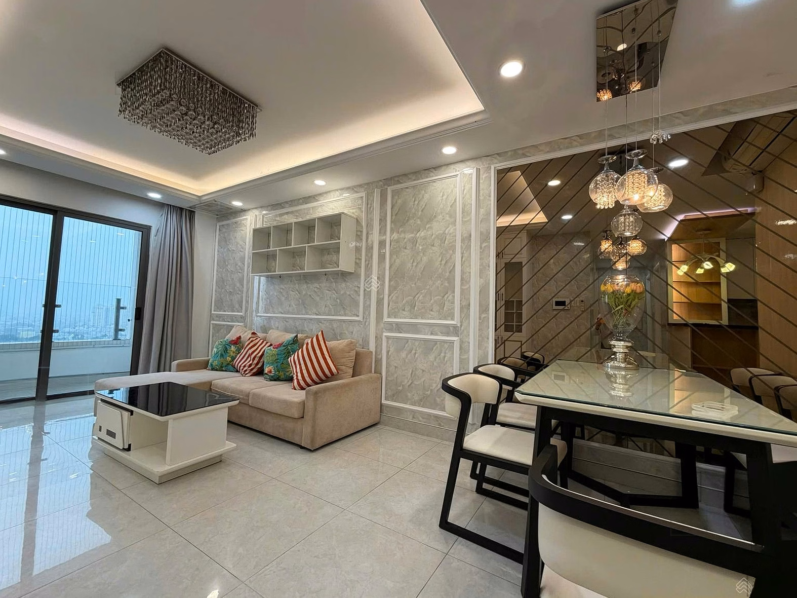 3 bedrooms/2 bathrooms just like the picture posted 21 million/month fully furnished with car parking