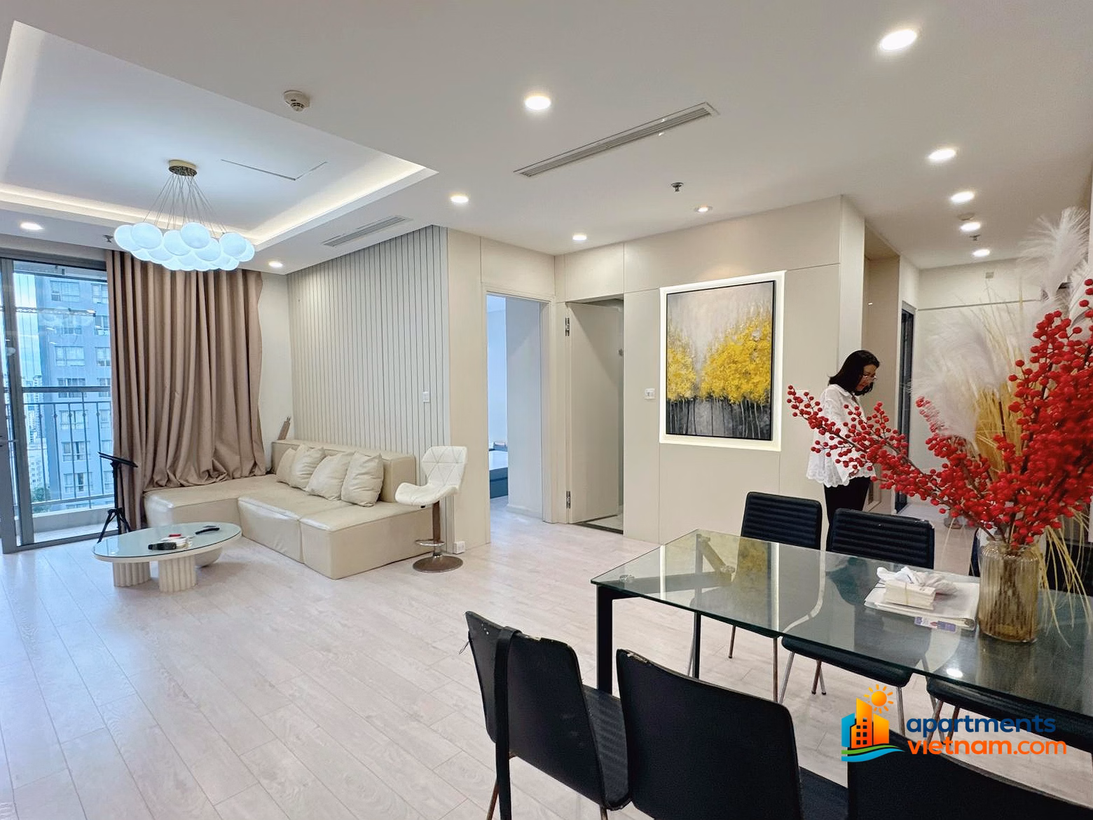 For rent 3 bedrooms beauty queen apartment 116m2 Park Hill 7 Times City fully furnished, square view, quality furniture