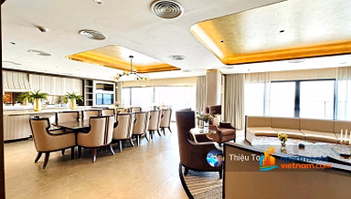 Extremely rare apartment for rent at Aqua Central 44 Yen Phu, 4 bedrooms, 150m2, fully furnished***