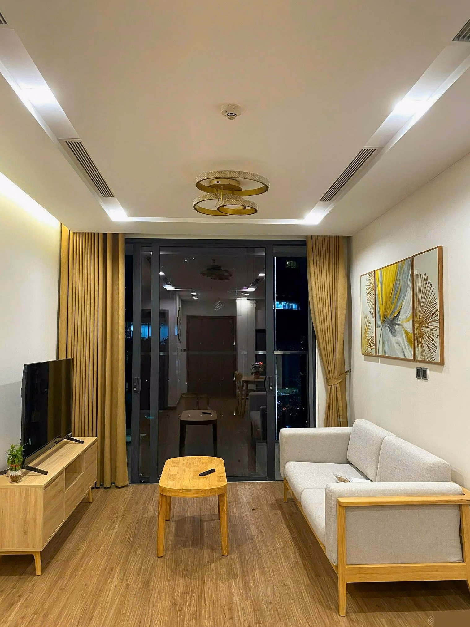 Apartment for rent in Vinhomes Metropolis - Lieu Giai, 77m2, 2 bedrooms fully furnished, price 24 million/month