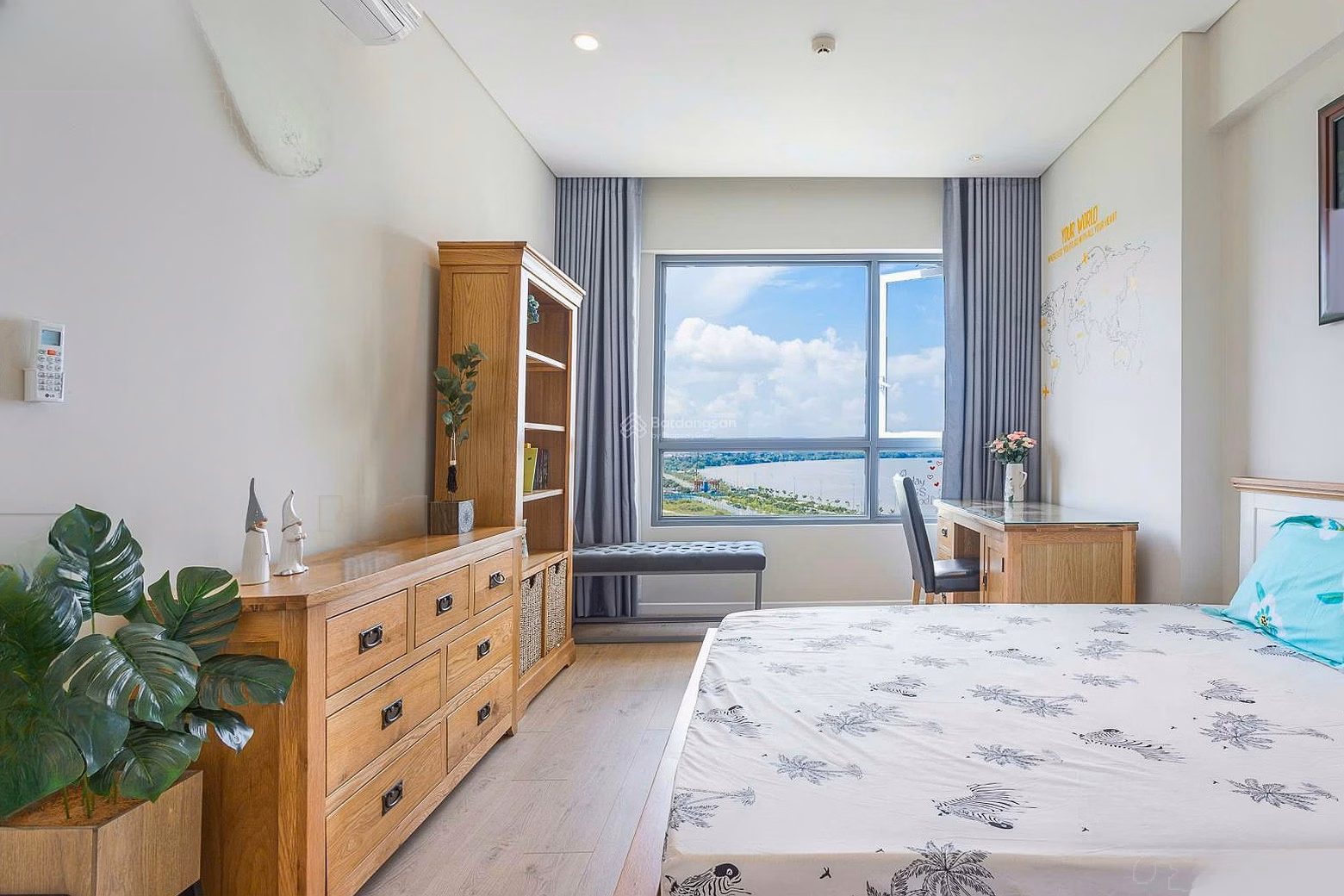 View and actual apartment photos | 2 bedrooms | Direct view of the river without cover | Price 27 million/month